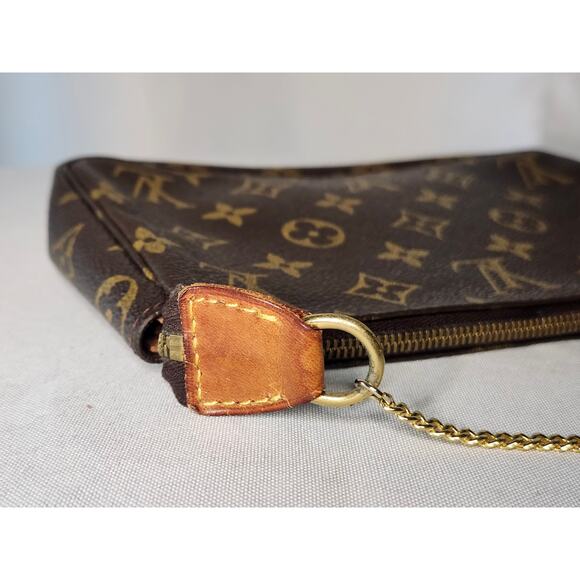 Louis Vuitton Pochette Accessoires Monogram Canvas Shoulder Bag Vintage LV - Picture 8 of 15
